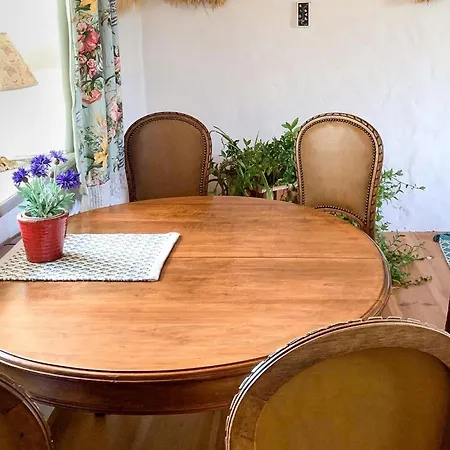 Tolluste Villa וילה