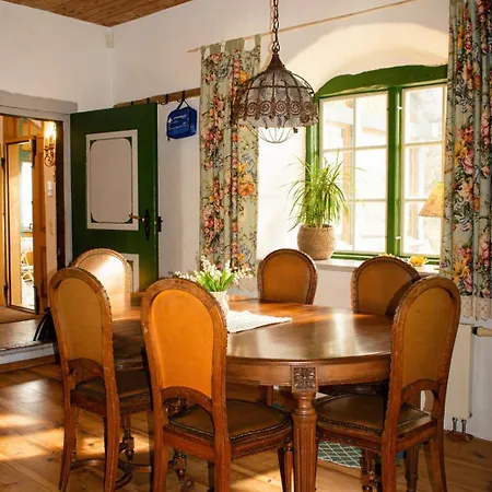 Tolluste Villa *